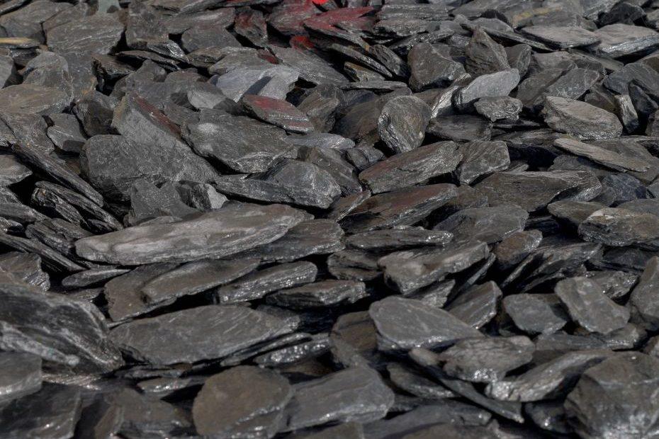 40mm Graphite Grey Slate Chippings