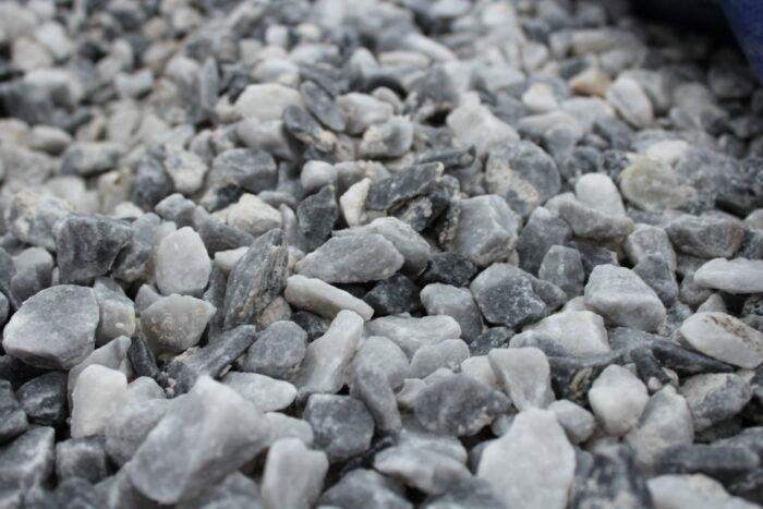 20mm Polar Blue Marble Chippings